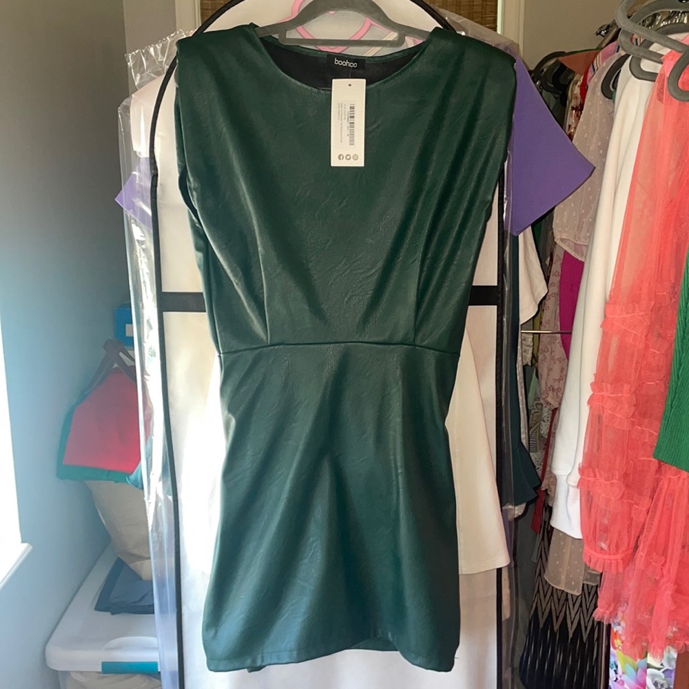 NWT BOOHOO petite fit!